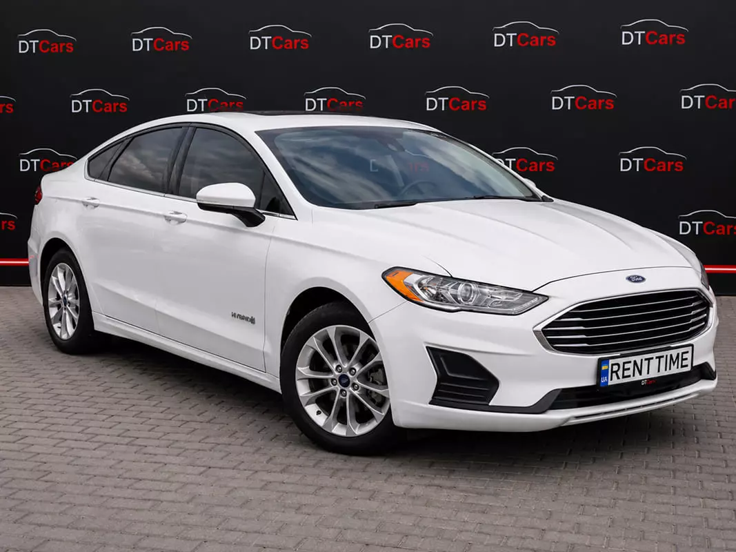Ford Fusion 2020 білий для прокату в Києві