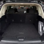 Nissan Rogue 2023 сірий автомобіль для оренди