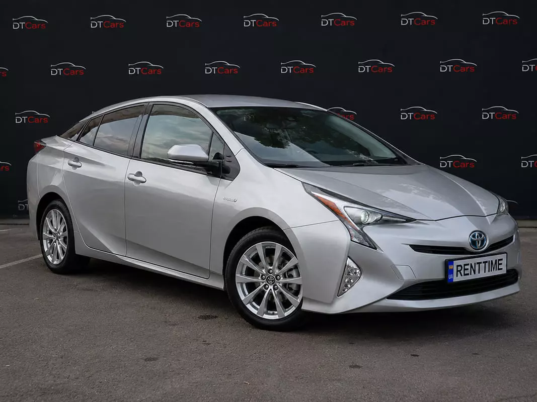 Toyota Prius 2017 сірий для прокату в Києві
