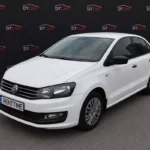 Volkswagen Polo 2018 білий вид збоку для оренди