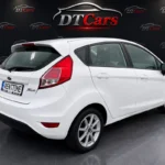 Оренда білого Ford Fiesta 2019 вигляд спереду